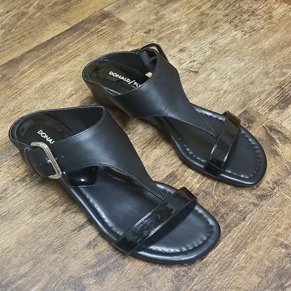 donald pliner doli wedge sandals